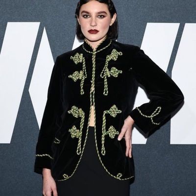 Gracie McGraw, daughter of famous couple Tim McGraw and Faith Hill on WWD honors event.